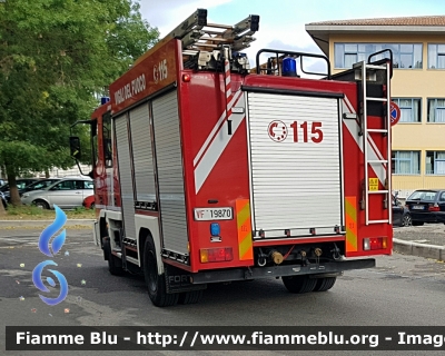 Iveco CityEuroFire 100E21 I serie
Vigili del Fuoco
Comando Provinciale di Rieti
VF 19870
Parole chiave: Iveco CityEuroFire_100E21_Iserie VF19870