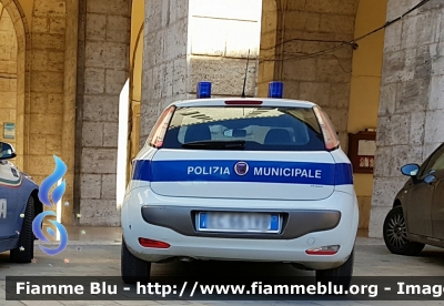 Fiat Punto Evo
Polizia Municipale di Rieti
Parole chiave: Fiat Punto_Evo