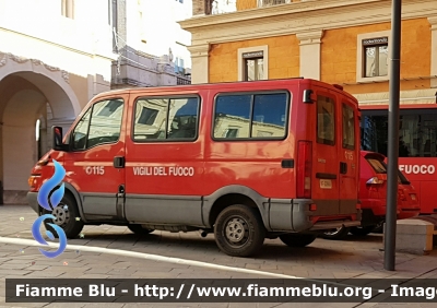 Iveco Daily III serie
Vigili del Fuoco
Comando Provinciale di Viterbo
VF 22665
Parole chiave: Iveco Daily_IIIserie VF22665