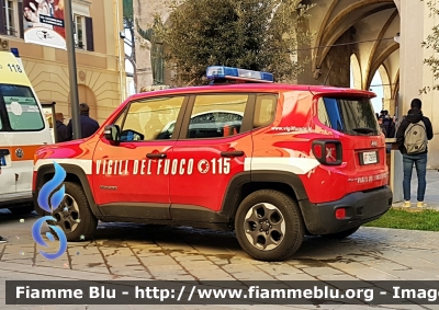 Jeep Renegade
Vigili del Fuoco
VF 29169
particolare barra lampeggiante
Parole chiave: Jeep Renegade VF 29169