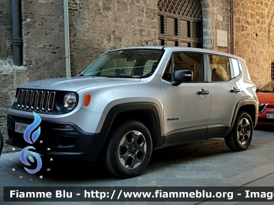 Jeep Renegade
Vigili del Fuoco
Comando Provinciale di Roma
VF 27903
Parole chiave: Jeep Renegade VF27903