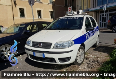 Fiat Punto III serie 
Polizia Municipale
Unione dei Comuni Bassa Sabina
Autovettura Appartenente al Comando di Tarano (RI)
K2
Parole chiave: Fiat Punto_IIIserie