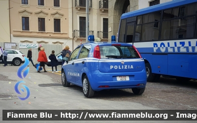 Fiat Grande Punto
Polizia di Stato
POLIZIA H0119
Parole chiave: Fiat Grande_Punto POLIZIAH0119