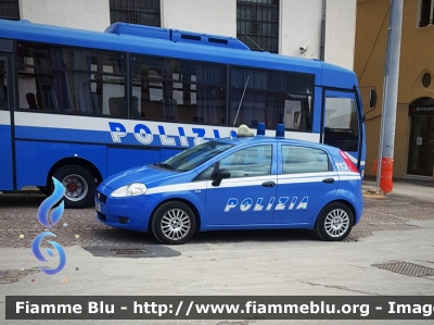 Fiat Grande Punto
Polizia di Stato
POLIZIA H0119
Parole chiave: Fiat Grande_Punto POLIZIAH0119