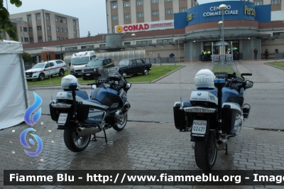 Bmw R1200RT II serie
Polizia di Stato
Polizia Stradale
POLIZIA G2420
POLIZIA G2421
Con stemma celebrativo "70 Anni Polizia Stradale"
Parole chiave: Bmw R1200RT_IIserie POLIZIAG2420 POLIZIAG2421