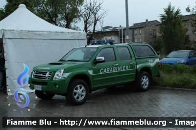 Isuzu D-Max I serie
Carabinieri
Comando Carabinieri Unità per la tutela Forestale, Ambientale e Agroalimentare
CC DP 931
Parole chiave: Isuzu D-Max_Iserie CCDP931