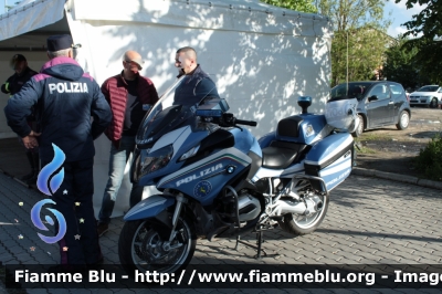 Bmw R1200RT II serie
Polizia di Stato
Polizia Stradale
POLIZIA G2421
Con stemma celebrativo "70 Anni Polizia Stradale"
Parole chiave: Bmw R1200RT_IIserie POLIZIAG2421