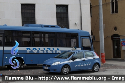 Fiat Grande Punto
Polizia di Stato
POLIZIA H0119
Parole chiave: Fiat Grande_Punto POLIZIAH0119