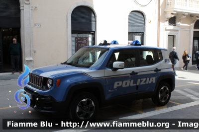 Jeep Renegade
Polizia di Stato
Allestito Nuova Carrozzeria Torinese
Decorazione Grafica Artlantis
POLIZIA M3166
Parole chiave: Jeep Renegade POLIZIA M3166