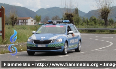 Skoda Octavia Wagon V serie
Polizia di Stato
Polizia Stradale
Allestimento Focaccia
Decorazione Grafica Artlantis
POLIZIA M5202
in scorta al Giro d'Italia 2021
Vettura "2"
Parole chiave: Skoda Octavia Wagon V serie POLIZIA M5202 GiroD&#039;Italia2021