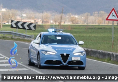 Alfa Romeo Nuova Giulia Q4
Polizia di Stato
Polizia Stradale
POLIZIA M2700
in scorta alla Tirreno Adriatico 2021
Vettura "1
Parole chiave: Alfa Romeo Nuova Giulia Q4 POLIZIAM2700 TirrenoAdriatico2021