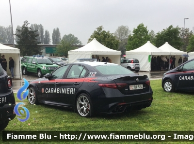 Alfa Romeo Nuova Giulia Quadrifoglio
Carabinieri
Nucleo Operativo e RadioMobile di Roma
CC DK 554
Parole chiave: Alfa-Romeo Nuova_Giulia_Quadrifoglio CCDK554