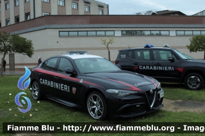 Alfa Romeo Nuova Giulia Quadrifoglio
Carabinieri
Nucleo Operativo Radiomobile Roma
CC DK 554
Parole chiave: Alfa-Romeo Nuova_Giulia_Quadrifoglio CCDK554