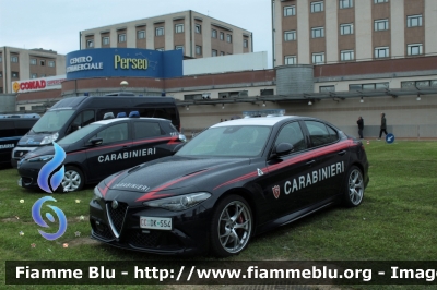 Alfa Romeo Nuova Giulia Quadrifoglio
Carabinieri
Nucleo Operativo Radiomobile Roma
CC DK 554
Parole chiave: Alfa-Romeo Nuova_Giulia_Quadrifoglio CCDK554