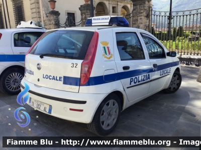 Fiat Punto III serie 
Polizia Municipale
Unione dei Comuni Nova Sabina (RI)
Codice Automezzo: 32
POLIZIA LOCALE YA 032 AL
Parole chiave: Fiat Punto IIIserie YA032AL