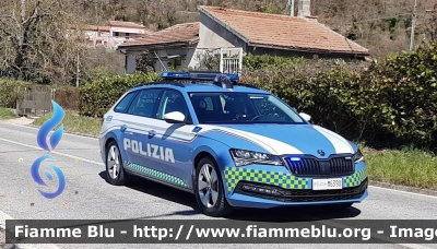 Skoda Superb Wagon III serie restyle
Polizia di Stato
Polizia Stradale
Decorazione Grafica Artlantis
POLIZIA M6390
Parole chiave: Skoda Superb_Wagon_IIIserie_restyle PoliziaM6390