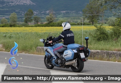 Yamaha FJR 1300 II serie
Polizia di Stato
Polizia Stradale
Allestimento Elevox
POLIZIA G3089
in scorta al Giro d'Italia 2021
Moto "22"
Parole chiave: Yamaha / FJR_1300_IIserie / POLIZIAG3089 / Giro_D_Italia_2021