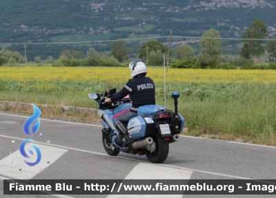 Yamaha FJR 1300 II serie
Polizia di Stato
Polizia Stradale
Allestimento Elevox
POLIZIA G3089
in scorta al Giro d'Italia 2021
Moto "22"
Parole chiave: Yamaha / FJR_1300_IIserie / POLIZIAG3089 / Giro_D_Italia_2021