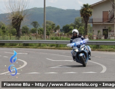 Yamaha FJR 1300 II serie
Polizia di Stato
Polizia Stradale
Allestimento Elevox
POLIZIA G3149
In Scorta al Giro d’Italia
Moto “24”
Parole chiave: Yamaha FJR_1300_IIserie POLIZIAG3149 Giro_Italia_2021