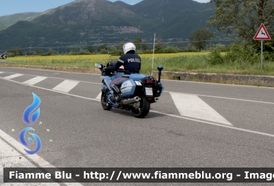 Yamaha FJR 1300 II serie
Polizia di Stato
Polizia Stradale
Allestimento Elevox
POLIZIA G3106
In Scorta al Giro d’Italia
Moto “7”
Parole chiave: Yamaha FJR_1300_IIserie POLIZIAG3106 Giro_Italia_2021