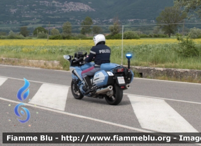 Yamaha FJR 1300 II serie
Polizia di Stato
Polizia Stradale
Allestimento Elevox
POLIZIA G3161
In Scorta al Giro d’Italia
Moto “8”
Parole chiave: Yamaha FJR_1300_IIserie POLIZIAG3161 Giro_Italia_2021