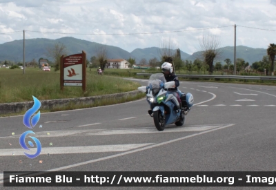 Yamaha FJR 1300 II serie
Polizia di Stato
Polizia Stradale
Allestimento Elevox
POLIZIA G3090
In Scorta al giro d’Italia 2021
Moto “Verde
Parole chiave: Yamaha / FJR_1300_IIserie / POLIZIAG3090 / Giro_D_Italia_2021