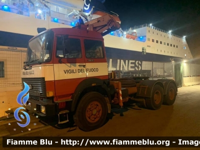 Iveco 330-35
Vigili del Fuoco
Comando Provinciale di Palermo 
Distaccamento di Palermo Porto (PA)
VF 15569
Parole chiave: Iveco 330-35 VF15569