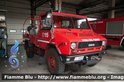 Iveco VM90
Vigili del Fuoco
Comando Provinciale di Modena
Distaccamento Permanente di Pavullo nel Frignano 
Allestimento Iveco-Magirus
Ricondizionato Carrozzeria Fortini
VF 18093
Parole chiave: Iveco VM90 VF19093