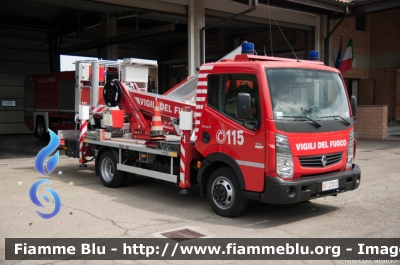 Renault Maxity
Vigili del Fuoco
Comando Provinciale di Modena
Distaccamento Permanente di Pavullo nel Frignano 
Piattaforma Multitel Pagliero
VF 27012
Parole chiave: Renault Maxity VF27012