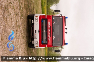 Iveco 160
Vigili del Fuoco
Comndo Provinciale di Ferrara
Distaccamento Volontario di Copparo
AutoPompaSerbatoio allestimento Baribbi
VF 11802
Parole chiave: Iveco 160 VF11802 Simultatem_2016