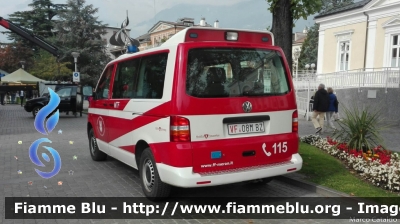 Volkswagen Transporter T5
Vigili del Fuoco
 Unione Distrettuale Merano
 Corpo Volontario di Merano (BZ)
 Freiwillige Feuerwehr Meran
 Allestimento MobilTec-Fahrzeugbau
 VF 08M BZ
Parole chiave: Volkswagen Transporter_T5 VF08MBZ