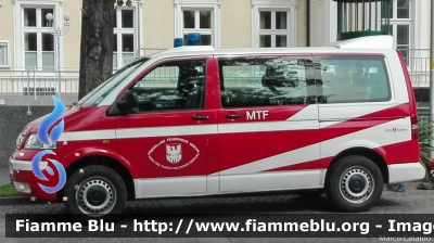 Volkswagen Transporter T5

Vigili del Fuoco
 Unione Distrettuale Merano
 Corpo Volontario di Merano (BZ)
 Freiwillige Feuerwehr Meran
 Allestimento MobilTec-Fahrzeugbau
 VF 08M BZ
Parole chiave: Volkswagen Transporter_T5 VF08MBZ