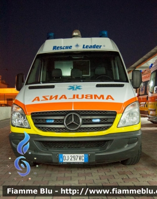 Mercedes Benz Sprinter III serie
Misericordia di Taranto
Sezione di Talsano

# si ringrazia per la cortesia e la disponibilità #
Parole chiave: Mercedes-Benz Sprinter_IIIserie Ambulanza