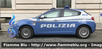 Alfa-Romeo Nuova Giulietta restyle
Polizia di Stato 
Polizia Stradale 
Allestita NCT
Nuova Carrozzeria Torinese 
POLIZIA M2818
Parole chiave: Alfa-Romeo Nuova_Giulietta_restyle_POLIZIA M2818