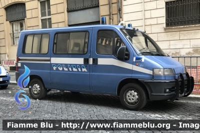 Fiat Ducato II serie
Polizia di Stato 
Squadra Volante 
Questura di Roma 
Allestimento Elevox 
POLIZIA E1499


Parole chiave: Fiat Ducato_IIserie POLIZIAE1499