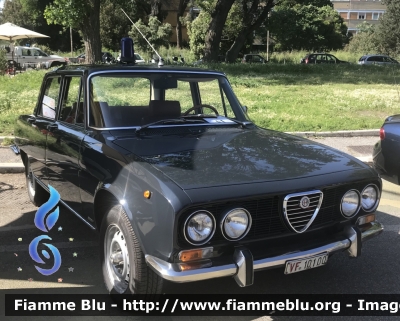 Alfa Romeo 2000
Vigili del Fuoco
Comando Provinciale di Roma
Collezione Storica
VF 10100
Parole chiave: Alfa_Romeo 2000 VF10100