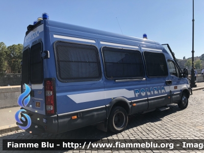 Iveco Daily IV serie
Polizia di Stato
Reparto Mobile
POLIZIA F7858

Parole chiave: Iveco Daily_IVserie POLIZIAF7858