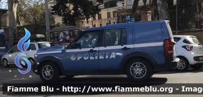 Land Rover Discovery 3
Polizia di Stato
Squadra Volante
Unità Operativa di Primo Intervento
Parole chiave: Land_Rover Discovery_3