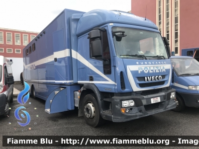 Iveco EuroCargo 160E28 III serie
Polizia di Stato
Reparto a cavallo
POLIZIA F9983
Parole chiave: Iveco EuroCargo_160E28_IIIserie