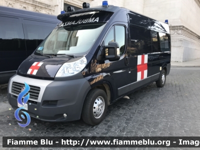 Fiat Ducato X250
Carabinieri
Reggimento Corazzieri
Servizio Sanitario
Allestita Odone
CC CN 696
Parole chiave: Fiat _Ducato_X250_CC_CN_696