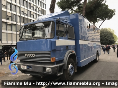 Iveco 175-24
Polizia di Stato
Reparto a Cavallo
POLIZIA 70443
Parole chiave: Iveco 175-24 POLIZIA70443