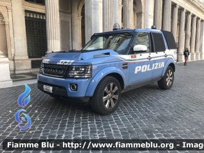 Land Rover Discovery 4
Polizia di Stato
Reparto Mobile
Allestimento Marazzi 
Decorazione Grafica Artlantis
POLIZIA M0190
Parole chiave: Land-Rover Discovery4 POLIZIAM0190