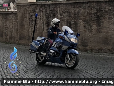 Bmw r850rt II serie
Polizia di Stato
Polizia Stradale
POLIZIA G0502
Moto 10
in scorta al Giro d'Italia 2018
Parole chiave: Bmw r850rt_IIserie POLIZIAG0502