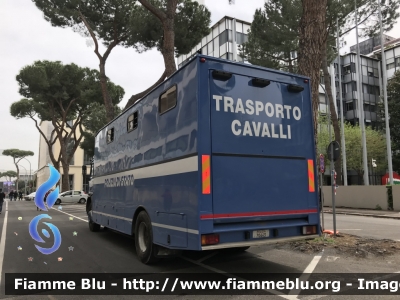 Iveco 175-24
Polizia di Stato
Reparto a Cavallo
POLIZIA 70443
Parole chiave: Iveco 175-24 POLIZIA70443