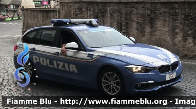 Bmw 318 Touring F31 restyle
Polizia di Stato
Polizia Stradale
POLIZIA M2471
Auto 5
In scorta al Giro d'Italia 2018
Parole chiave: Bmw 318_Touring_F31restyle POLIZIAM2471