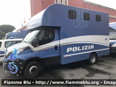 Iveco Daily VI serie
Polizia di Stato
Reparto a Cavallo
POLIZIA H2860

Parole chiave: Iveco Daily_VIserie POLIZIAH2860