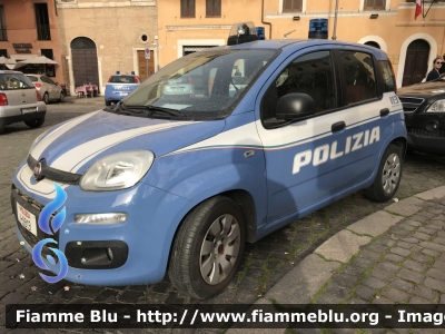 Fiat Nuova Panda II serie
Polizia di Stato
Allestito Nuova Carrozzeria Torinese
Decorazione Grafica Artlantis
POLIZIA H9819

Parole chiave: Fiat Nuova_Panda_IIserie POLIZIAH9819