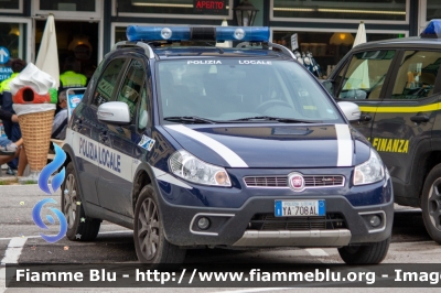 Fiat Sedici restyle
Polizia Locale
Auronzo di Cadore (BL)
Allestimento Carrozzeria Battiston
POLIZIA LOCALE YA 708 AL
Parole chiave: Fiat Sedici_restyle POLIZIALOCALEYA708AL