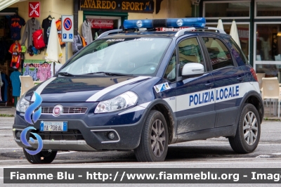 Fiat Sedici restyle
Polizia Locale
Auronzo di Cadore (BL)
Allestimento Carrozzeria Battiston
POLIZIA LOCALE YA 708 AL
Parole chiave: Fiat Sedici_restyle POLIZIALOCALEYA708AL