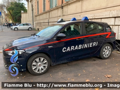 Fiat Nuova Tipo
Carabinieri
Reparto Carabinieri presso il Quirinale
Allestita NCT Nuova Carrozzeria Torinese
Decorazione Grafica Artlantis
CC DT 685
Parole chiave: Fiat Nuova_Tipo CCDT685